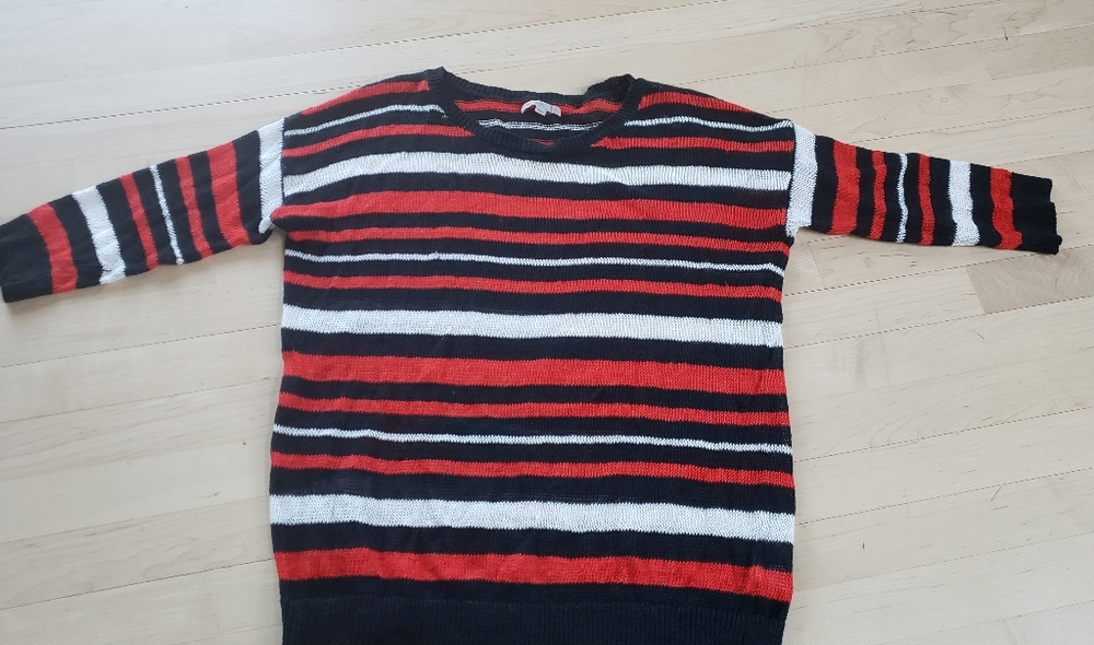 Gap Red, White & Blue 3/4 Linen Top
